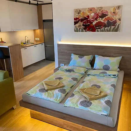 Vrtovi Ceraka شقة